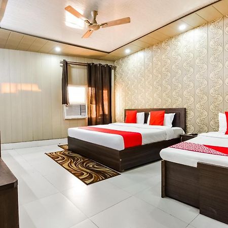 Oyo 46152 Hotel Neelam Karnāl 외부 사진