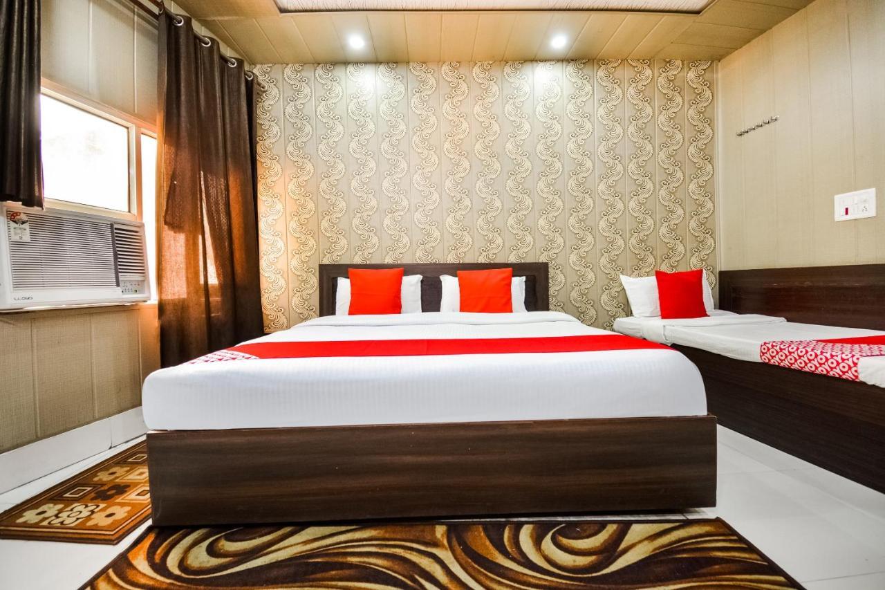 Oyo 46152 Hotel Neelam Karnāl 외부 사진